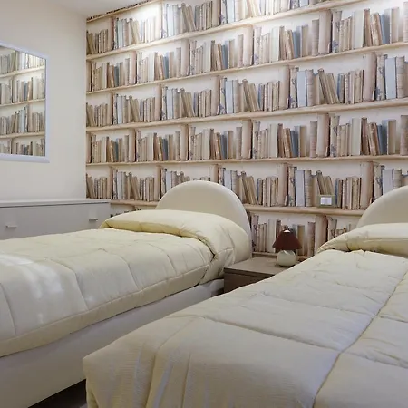 Casa Micla アパート ヴィーコ・エクエンセ